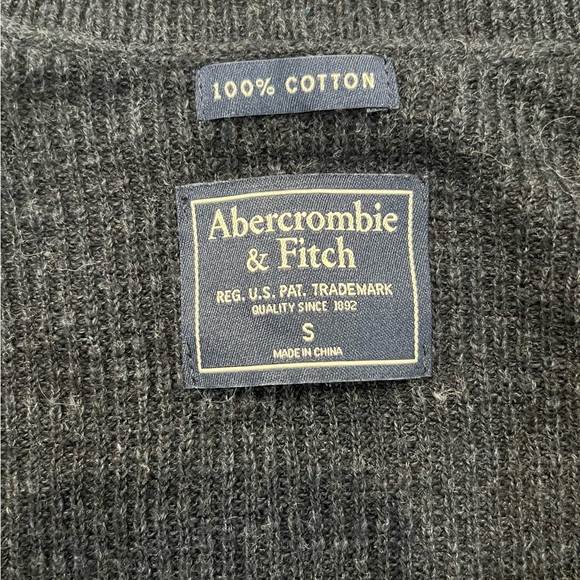 NWOT Abercrombie & Fitch Navy Cardigan - Picture 3 of 3